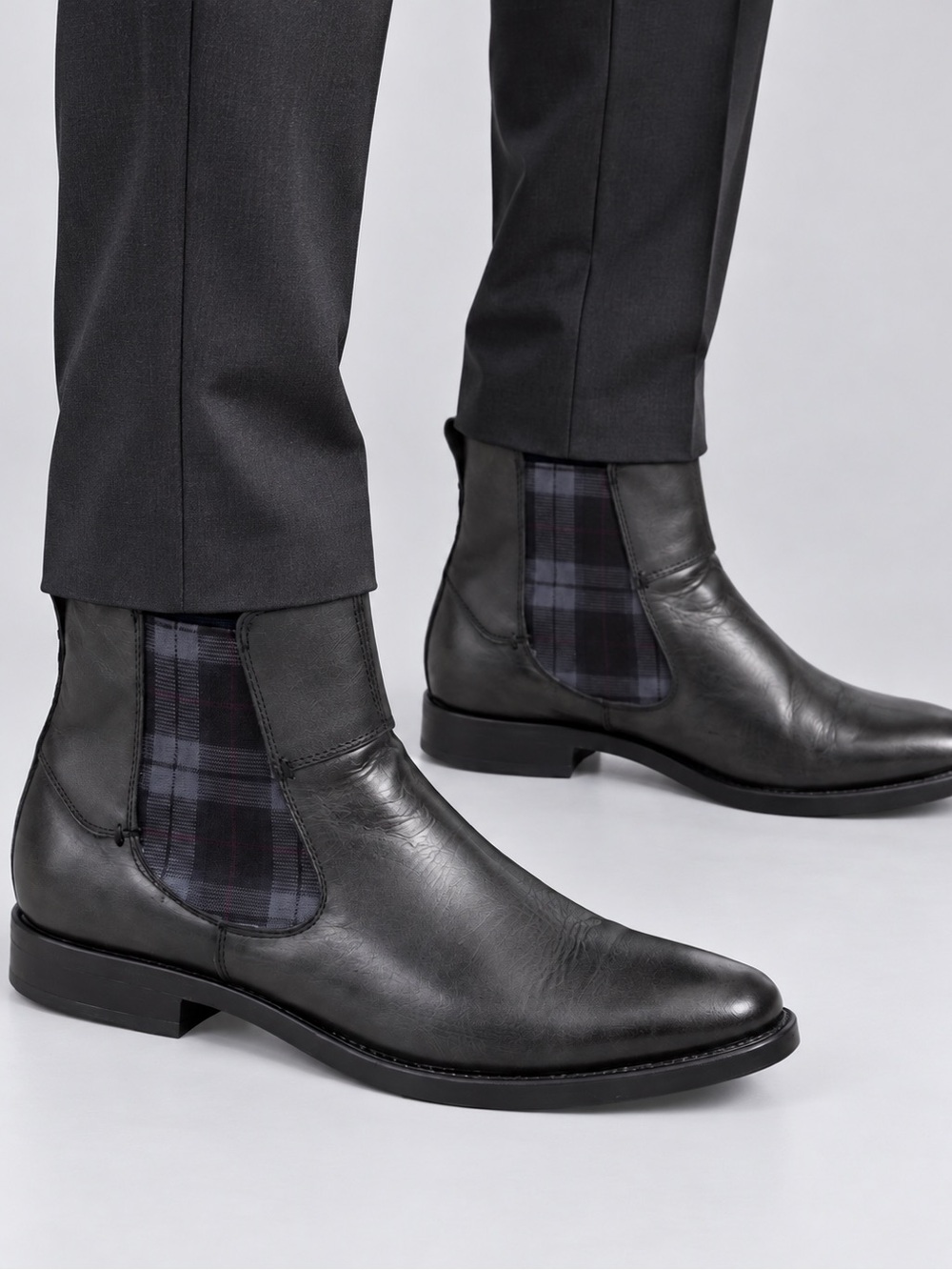 Men’s Via Spiga Gray Chelsea Boots - Sleek Leather Ankle Boot